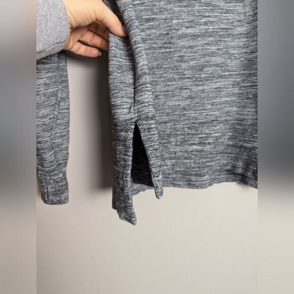 L.L. Bean Women's Cozy sweatshirt heather grey thumbhole size XS - Picture 2 of 7